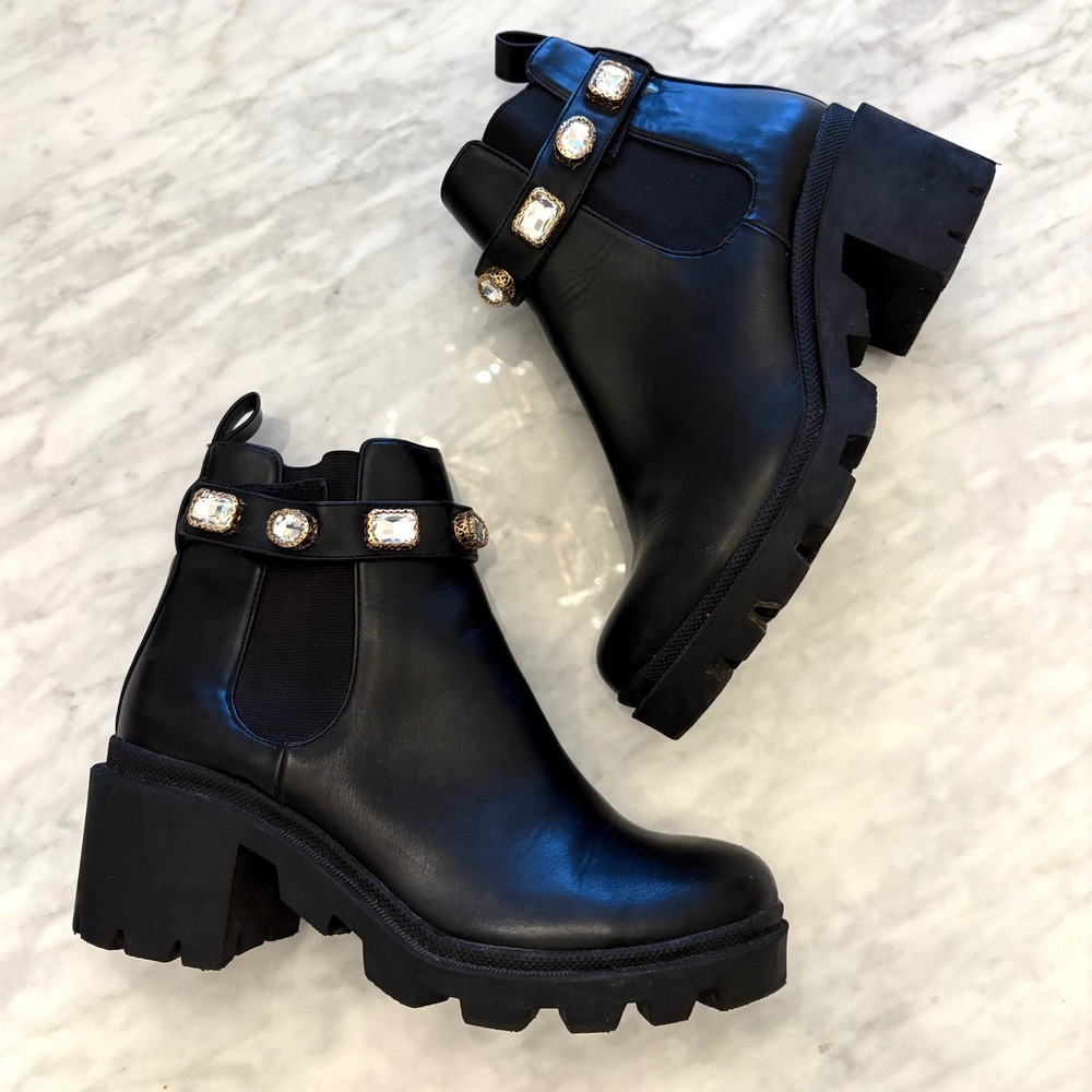 Steve Madden‎ Amulet Black Leather Lug Sole Gem Strap Ankle Boots Size 9